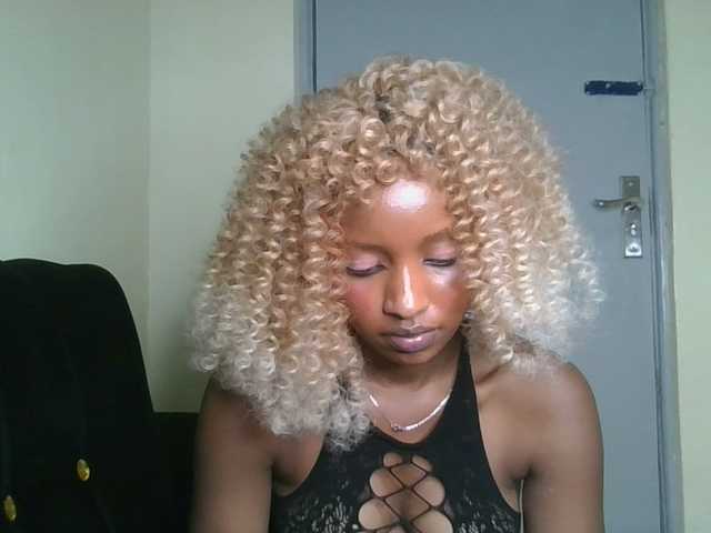 Politegirl live cam on BongaCams
