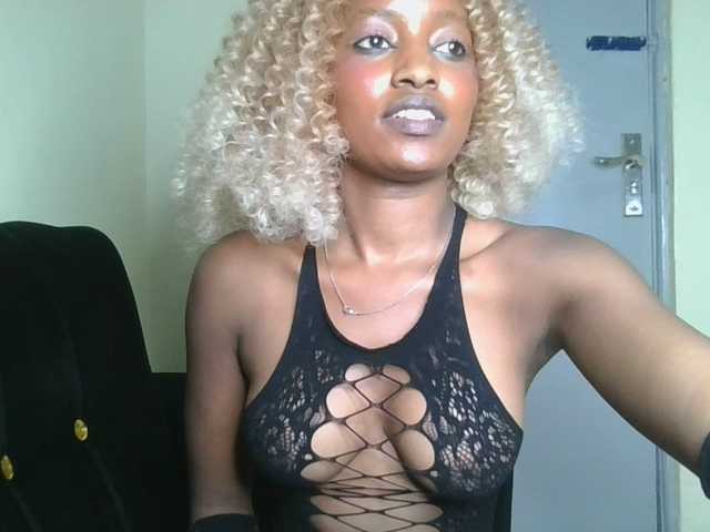 Politegirl live cam on BongaCams
