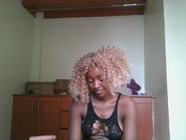 Politegirl live cam on BongaCams