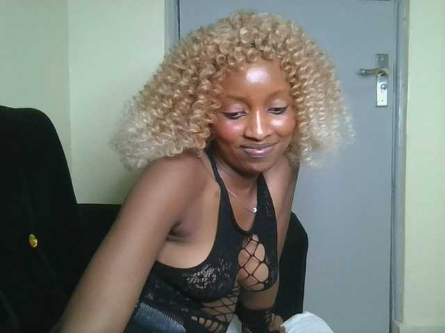 Politegirl live cam on BongaCams