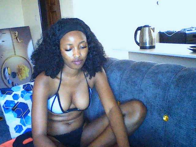 Politegirl live cam on BongaCams