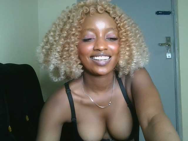 Politegirl live cam on BongaCams