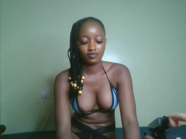 Politegirl live cam on BongaCams