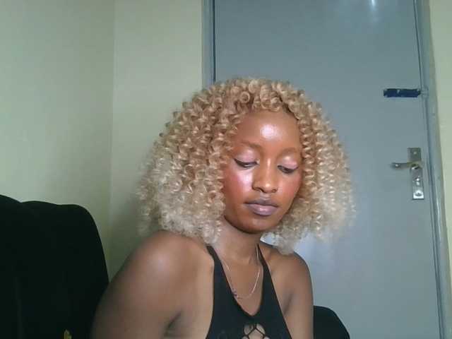 Politegirl live cam on BongaCams