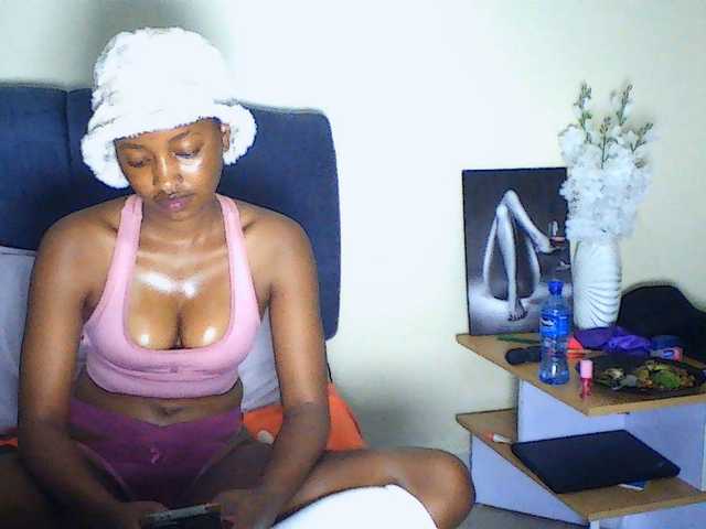 Politegirl live cam on BongaCams