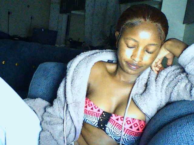 Politegirl live cam on BongaCams