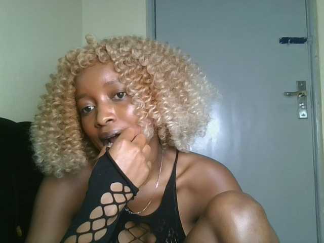 Politegirl live cam on BongaCams