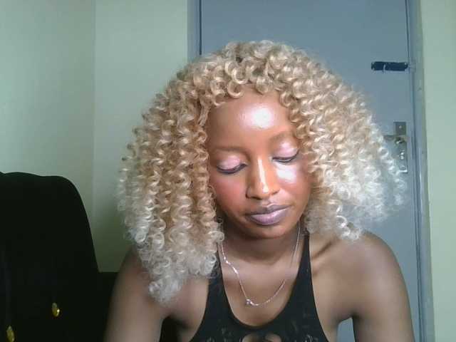 Politegirl live cam on BongaCams