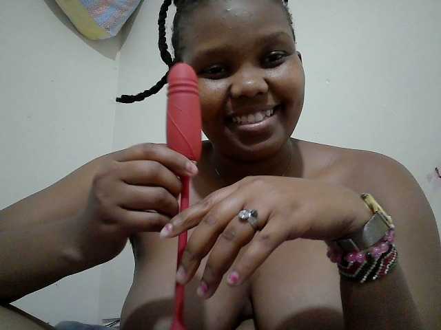 Shepretty live cam on BongaCams