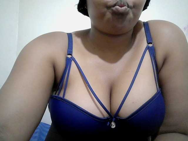 Shepretty live cam on BongaCams