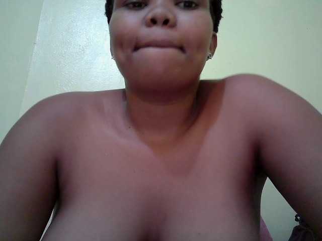 Shepretty live cam on BongaCams