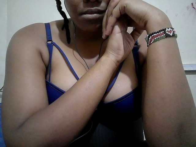 Shepretty live cam on BongaCams