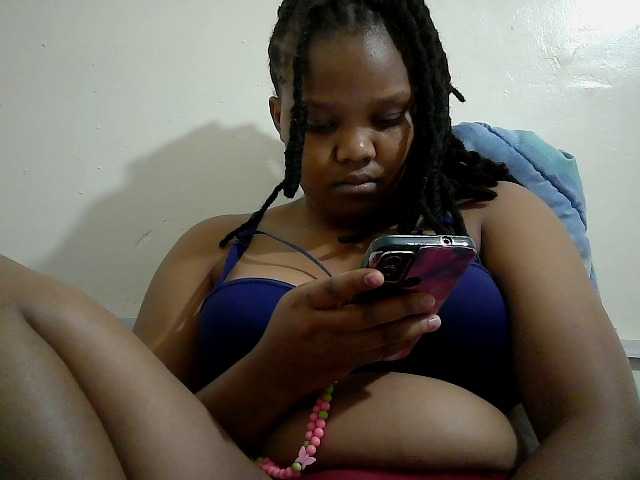 Shepretty live cam on BongaCams