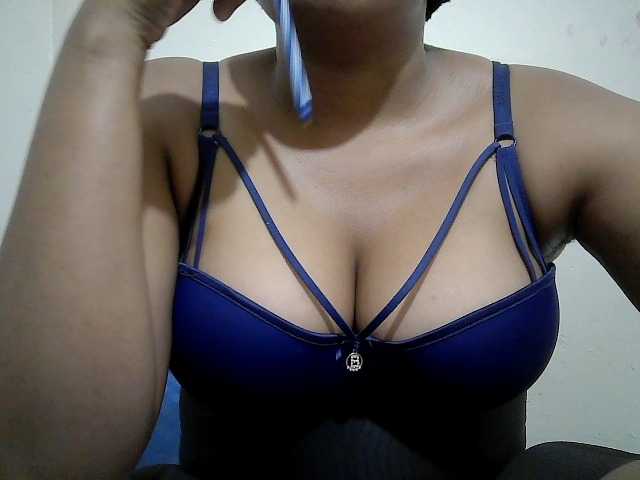 Shepretty live cam on BongaCams