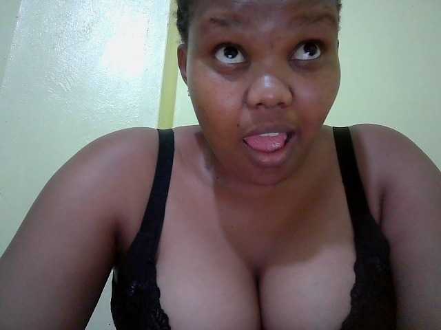 Shepretty live cam on BongaCams