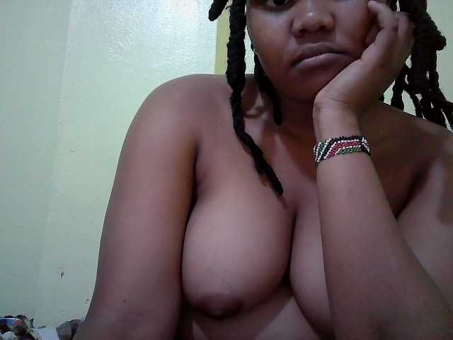 Shepretty live cam on BongaCams