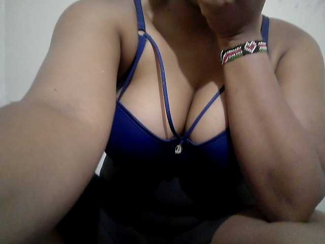 Shepretty live cam on BongaCams