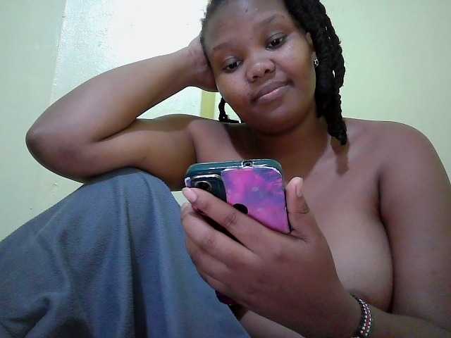 Shepretty live cam on BongaCams