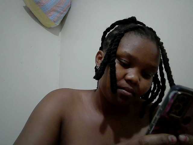 Shepretty live cam on BongaCams