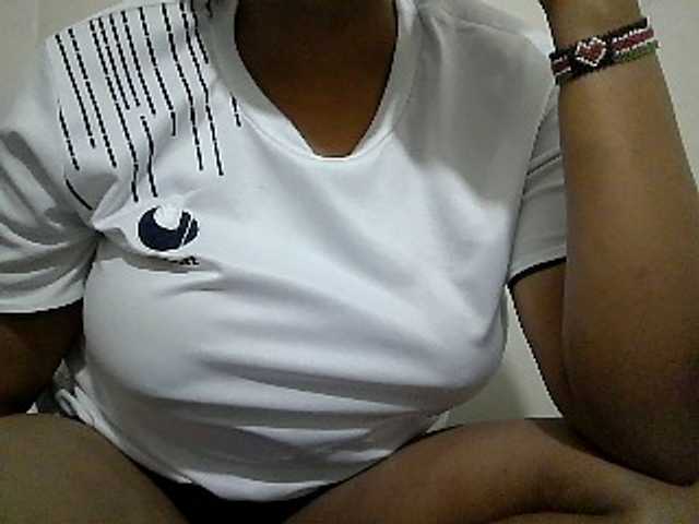 Shepretty live cam on BongaCams