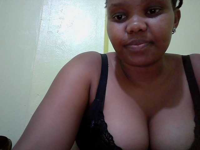 Shepretty live cam on BongaCams