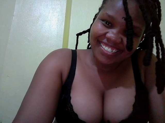 Shepretty live cam on BongaCams
