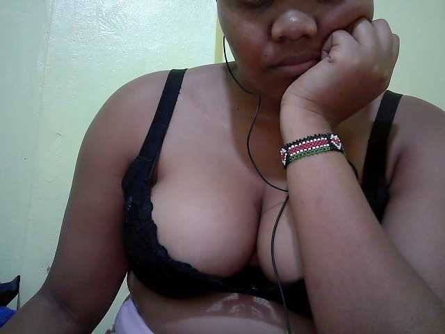 Shepretty live cam on BongaCams