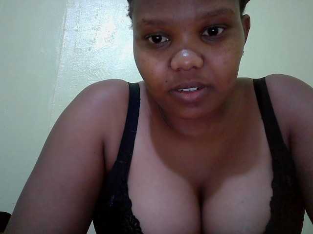 Shepretty live cam on BongaCams