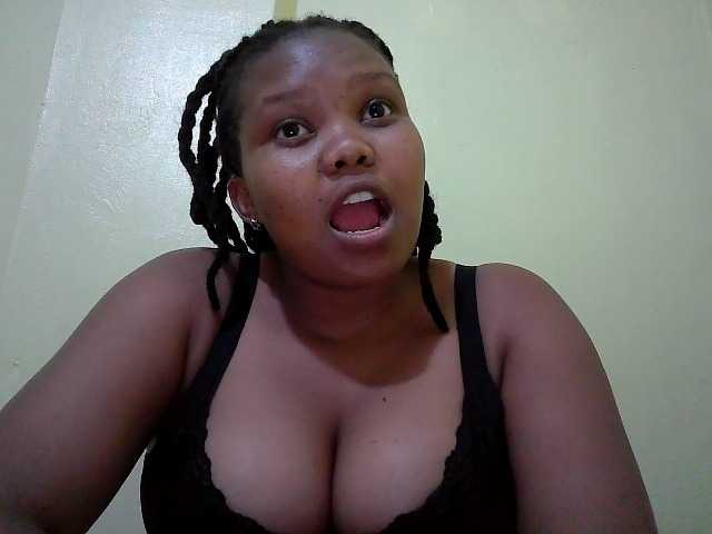 Shepretty live cam on BongaCams