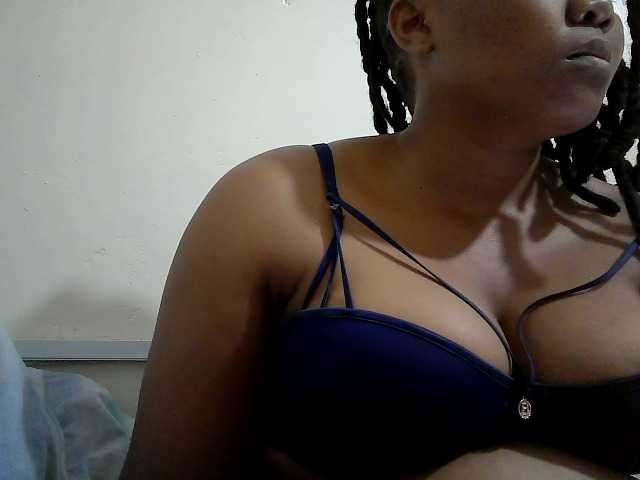 Shepretty live cam on BongaCams