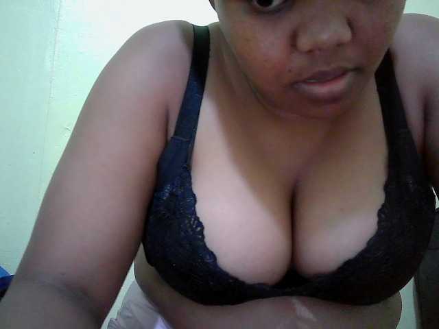 Shepretty live cam on BongaCams