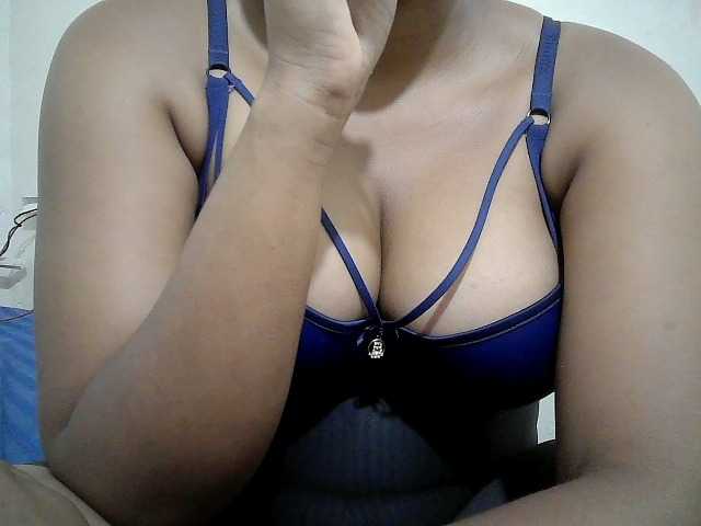 Shepretty live cam on BongaCams