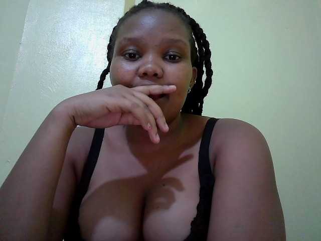 Shepretty live cam on BongaCams
