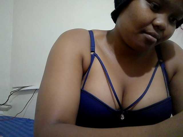 Shepretty live cam on BongaCams