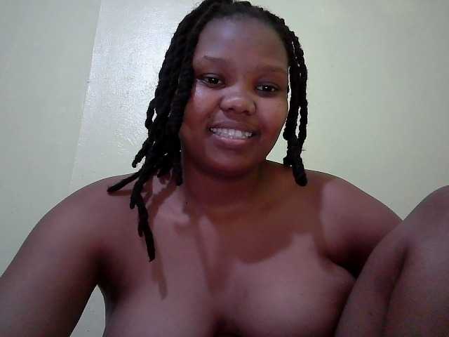 Shepretty live cam on BongaCams