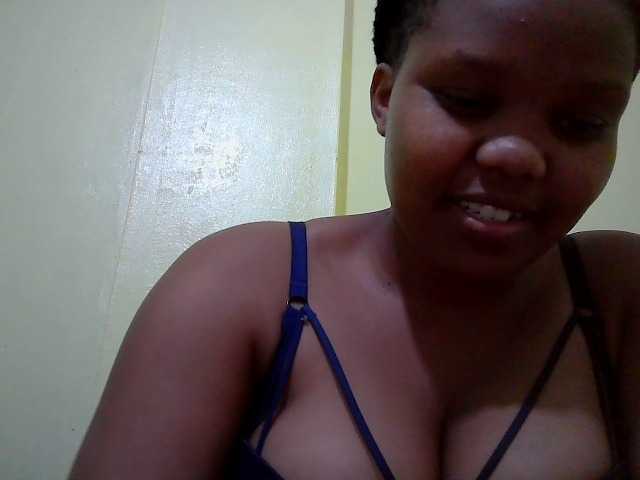 Shepretty live cam on BongaCams