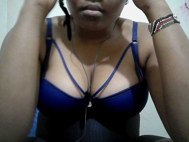 Shepretty live cam on BongaCams