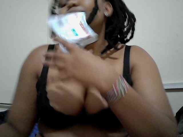 Shepretty webcam