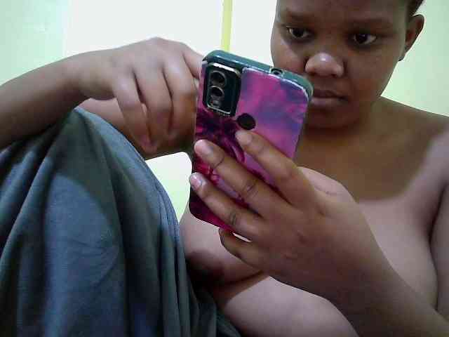 Shepretty webcam