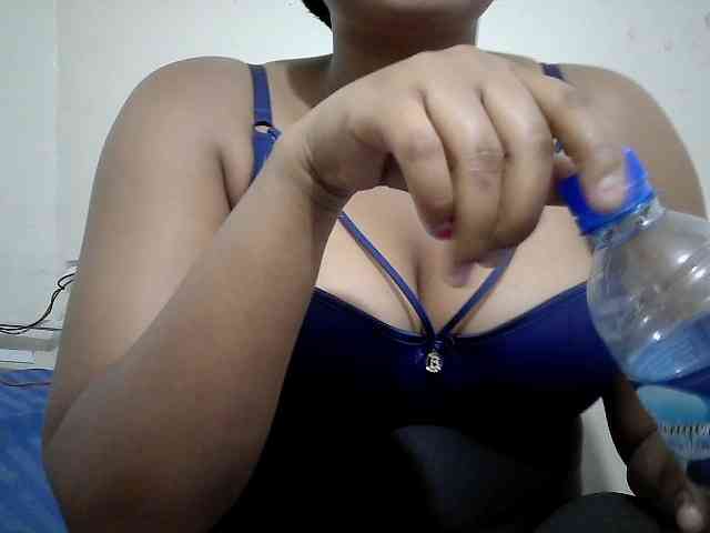 Shepretty webcam