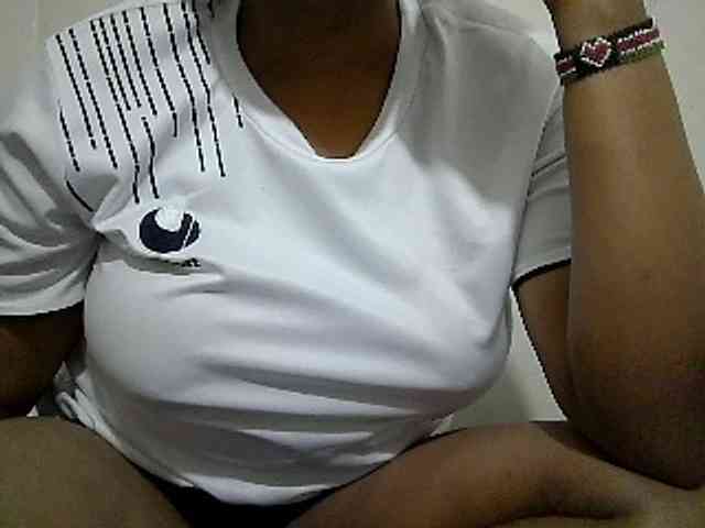 Shepretty webcam