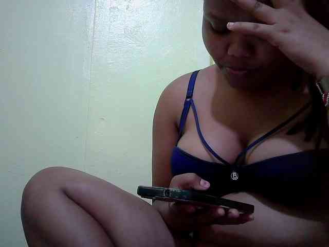 Shepretty webcam