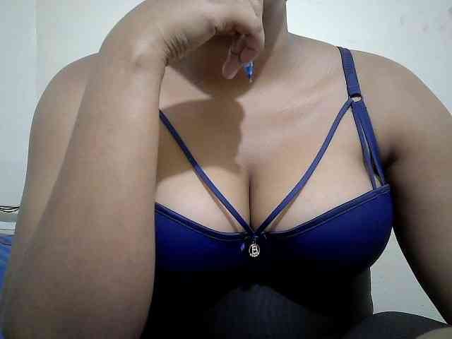 Shepretty webcam