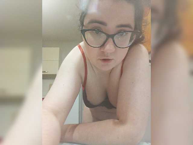 Malvina994 live cam on BongaCams
