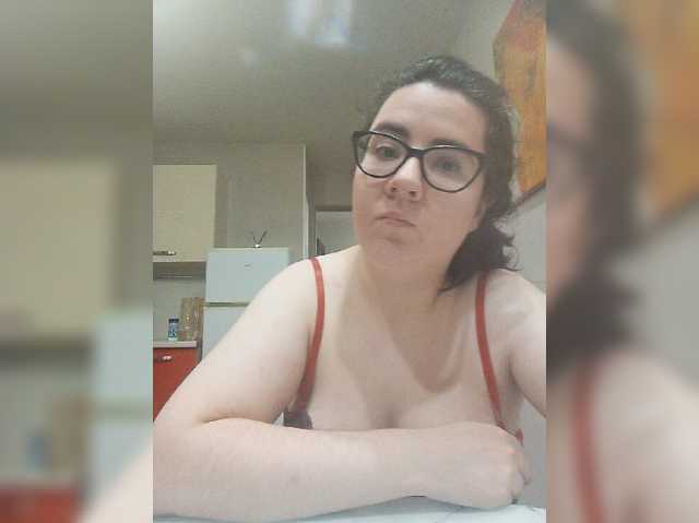 Malvina994 live cam on BongaCams