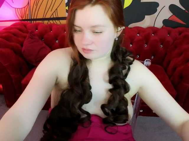 RedDoll's BongaCams show and profile