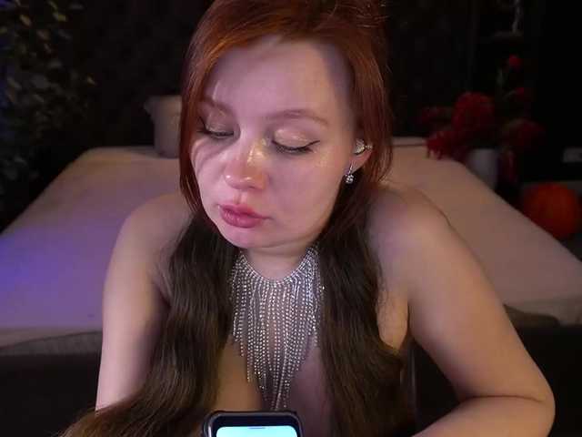 RedDoll's BongaCams show and profile