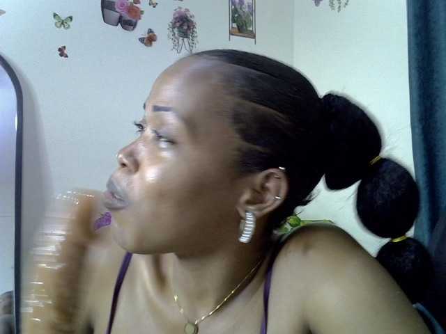 Sexyjeaney webcam bongacams model stream image