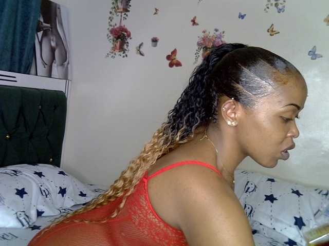 Sexyjeaney live cam on BongaCams