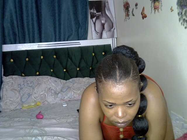Sexyjeaney live cam on BongaCams